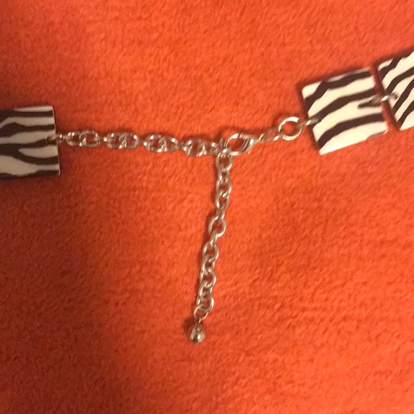 Black and white chain belt - Picture 2 of 4